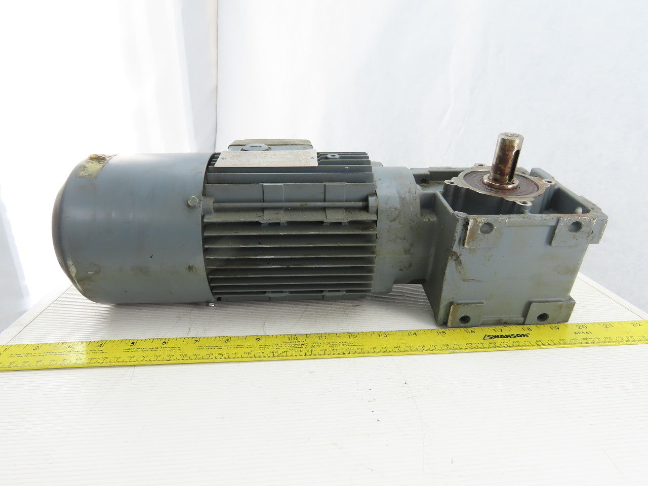 SEW-EURODRIVE WA30 DT80K4/BMG/TH/ISU 0.55KW Gear Motor 230/460V 3Ph 62RPM