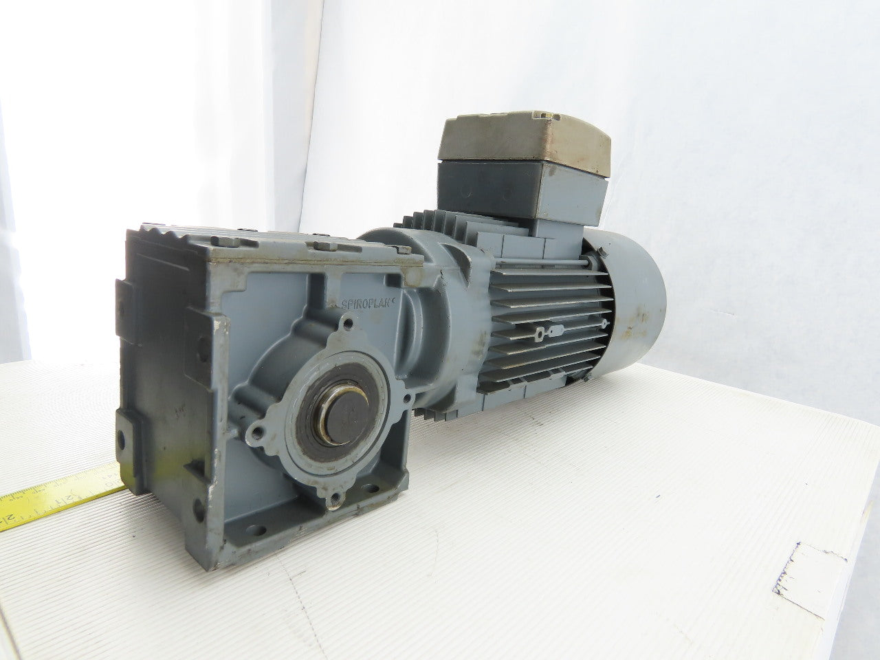 SEW-EURODRIVE WA30 DT80K4/BMG/TH/ISU 0.55KW Gear Motor 230/460V 3Ph 62RPM