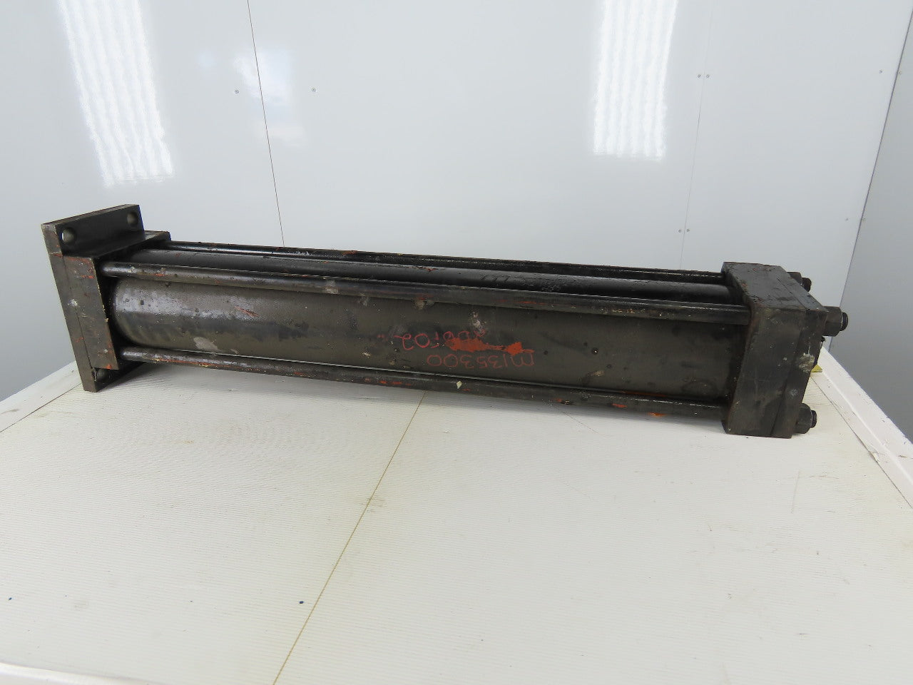 Parker 5.00H2HLU2S19A30.00 Hydraulic Cylinder 5" Bore 30" Stroke Double Acting