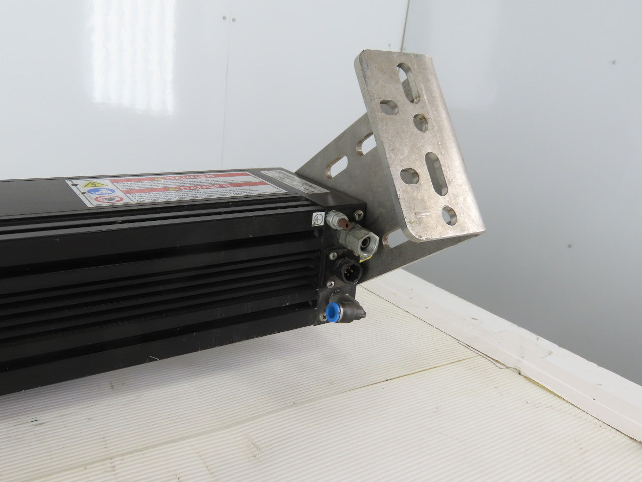 Cognex Machine Vision 540-545449-05 Rev.01 48" LED Beam 72.5VDC
