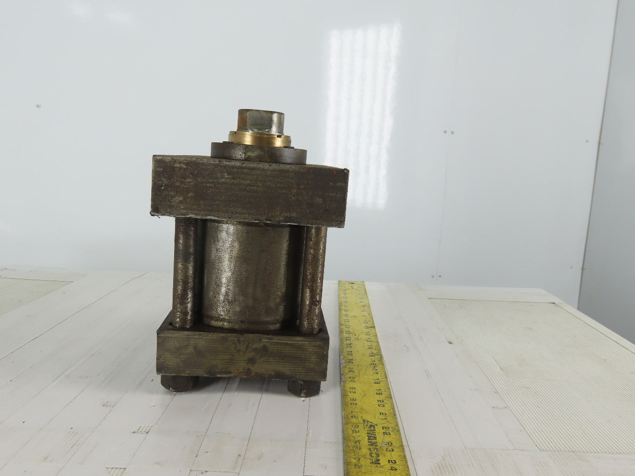 Hydraulic Tie Rod Cylinder 5" Bore 2" Stroke Double Acting