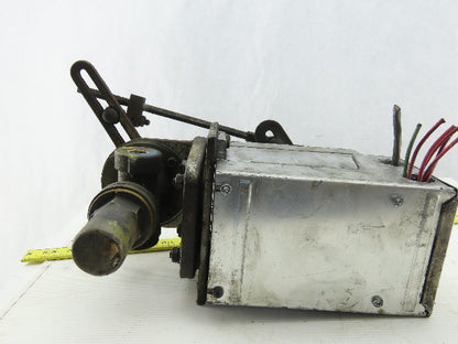 Barber-Coleman EA57 Actuator 0.65A 120V 60Hz 40W W/2-3706 3/8" NPT Valve
