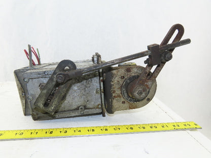 Barber-Coleman EA57 Actuator 0.65A 120V 60Hz 40W W/2-3706 3/8" NPT Valve