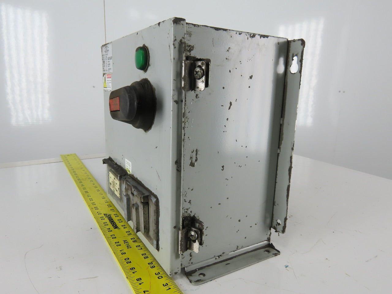 Daykin GPFB-03 Enclosed Transformer Disconnect 1500VA 480V Pri 120V Sec 1PH