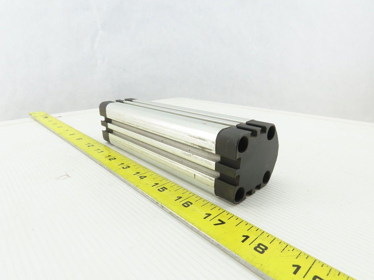 Parker P1M032CDMC5L135135.00 Pneumatic Air Cylinder 35mm Bore 135mm Stroke