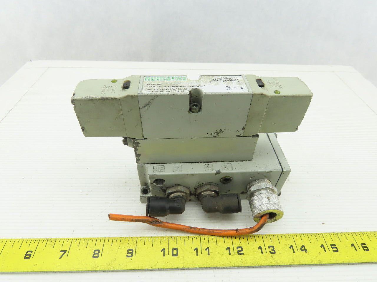 Numatics 122BB600M000061 Solenoid Air Valve 24vdc Coil W/Manifold Block
