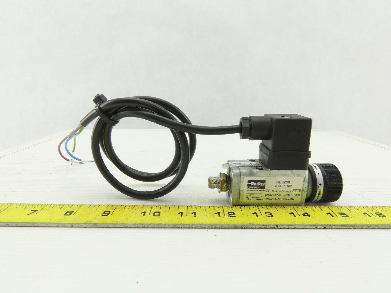 Parker KL3200 Adjustable Pneumatic pressure Switch -0.85 To 1 Bar 250V Max 6A