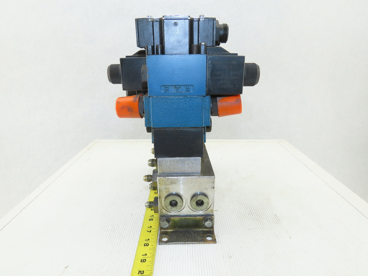 Rexroth 4WE6C61/EW110N9DK23L 4 Port 2 and 3 Position Valve Check Manifold Block