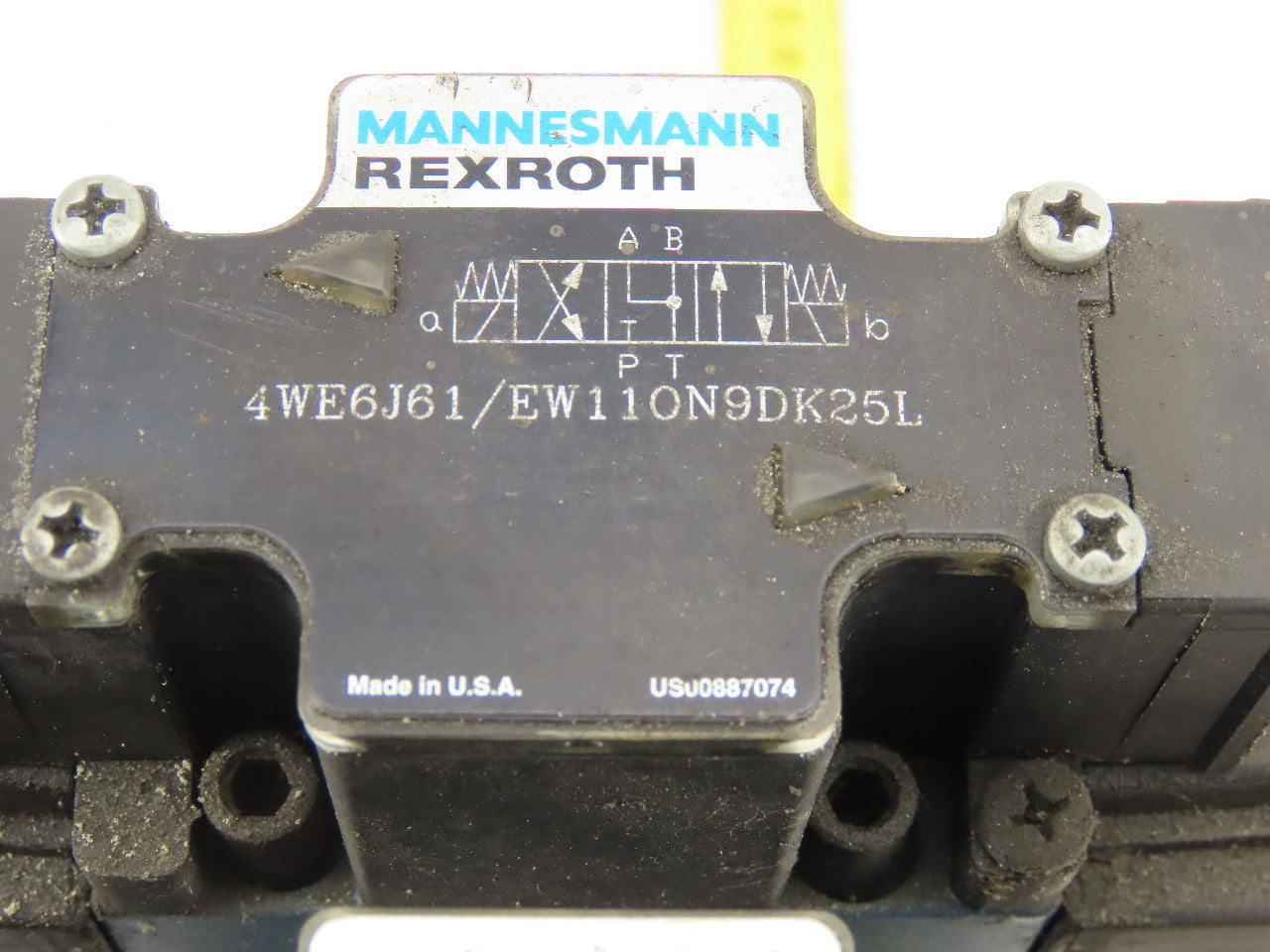 Rexroth 4WE6J61 4 Port 2 &3 Position Check Regulated Hydraulic Valve Assembly