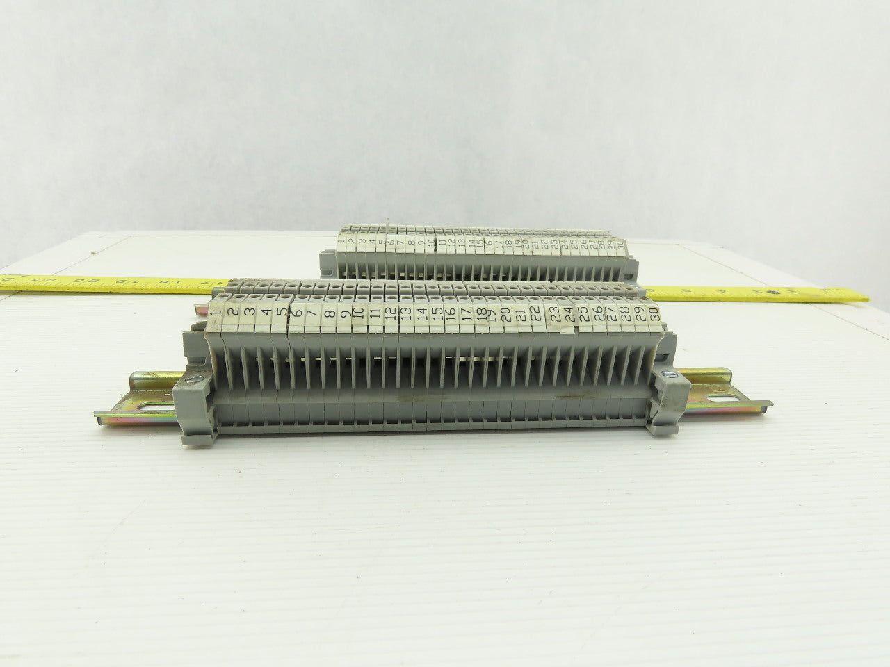 Phoenix Contact UK3 DIN Rail W/30 Terminal Block Strip 28-12 AWG Lot of 2