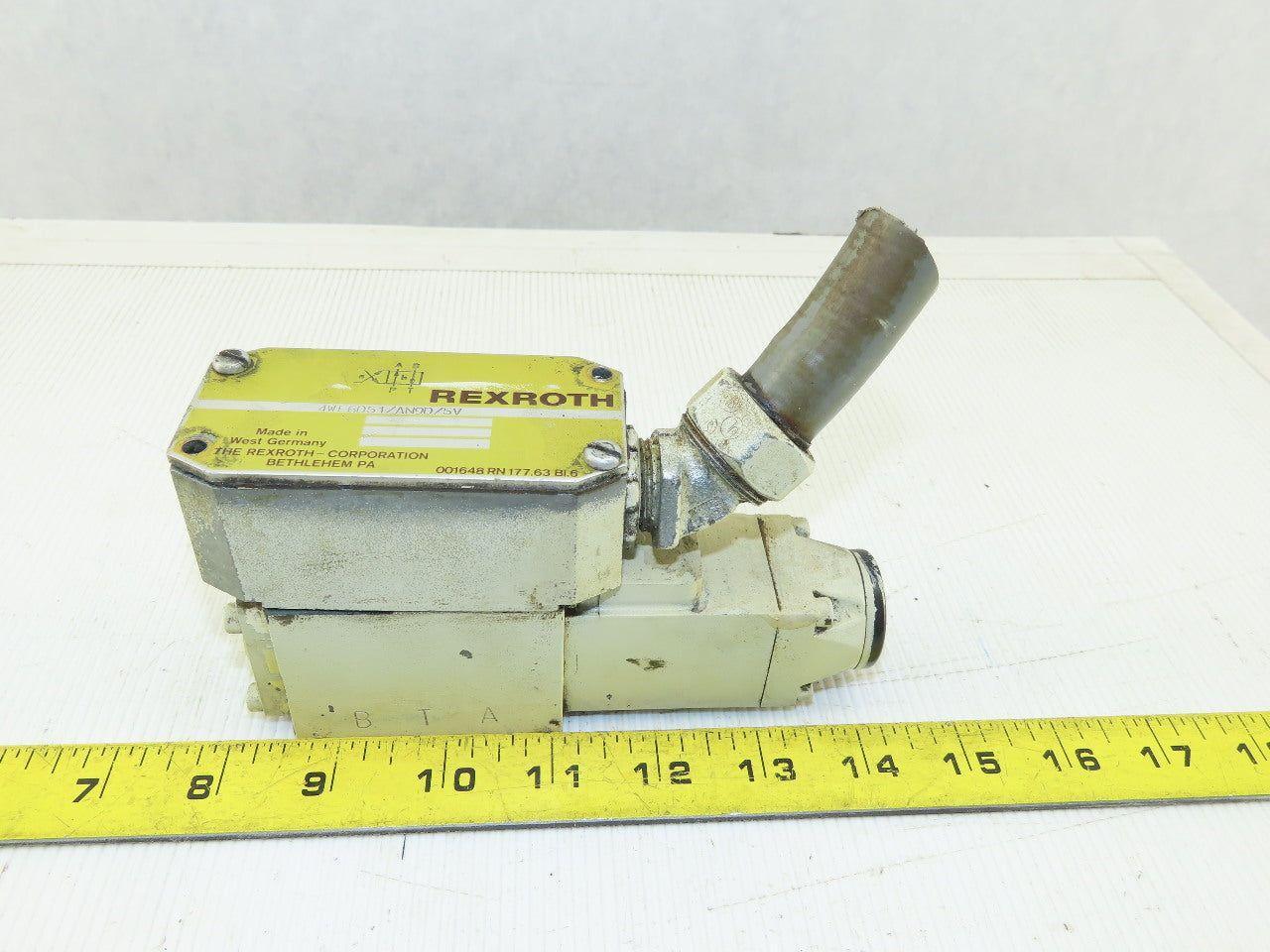 Rexroth 4WE6D51/AN9D/5V Hydraulic Solenoid Control Valve