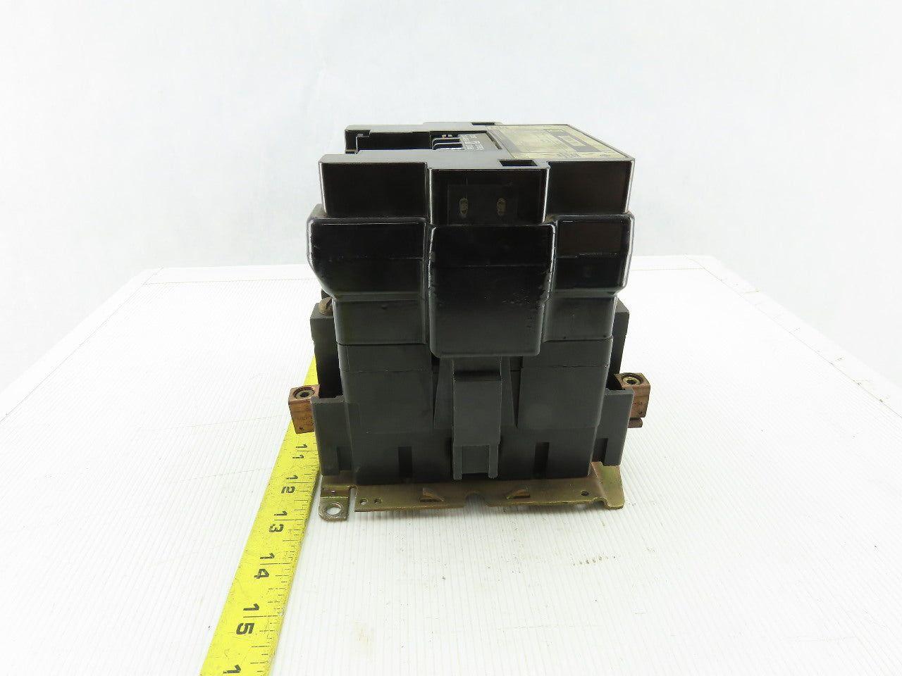 Square D 8502 SE01 3 Contactor Ser. A 600V Max 120V Coil 15Hp 1Ph