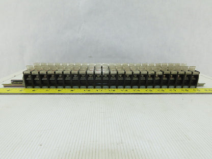 Idec BAF111SDU 24V 10A Fuse Holder W/Indicator 18-10AWG On DIN Rail Lot of 23