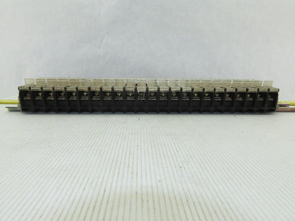 Idec BAF111SDU 24V 10A Fuse Holder W/Indicator 18-10AWG On DIN Rail Lot of 23