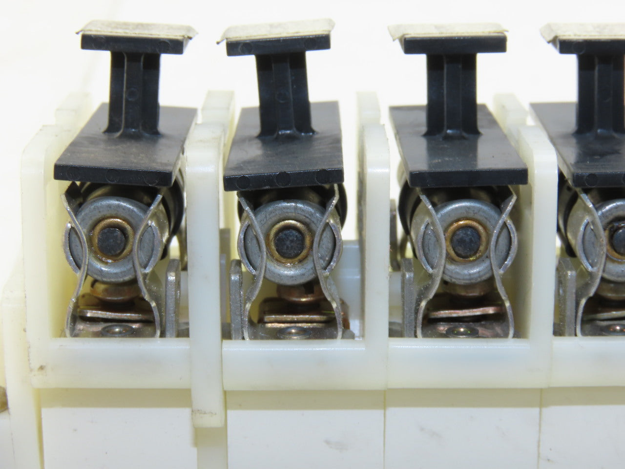 Allen Bradley 1492-CE Terminal Blocks Din Rail W/Fuse Gould GFN1 125VAC 18 Pcs