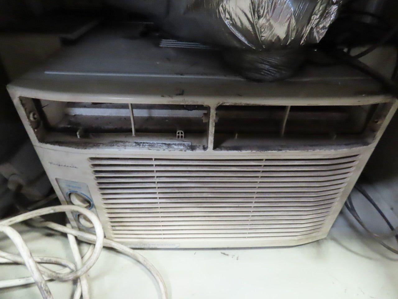 Dust Shield Computer Enclosure Cabinet W/AC Cooling Unit 115V 1Ph