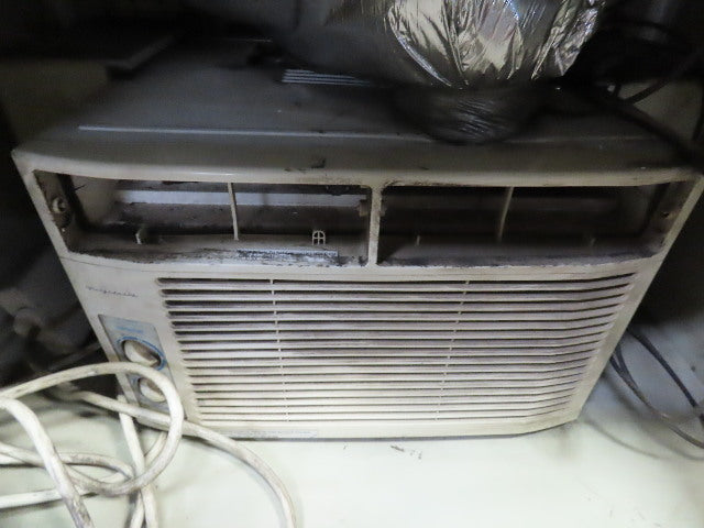 Dust Shield Computer Enclosure Cabinet W/AC Cooling Unit 115V 1Ph