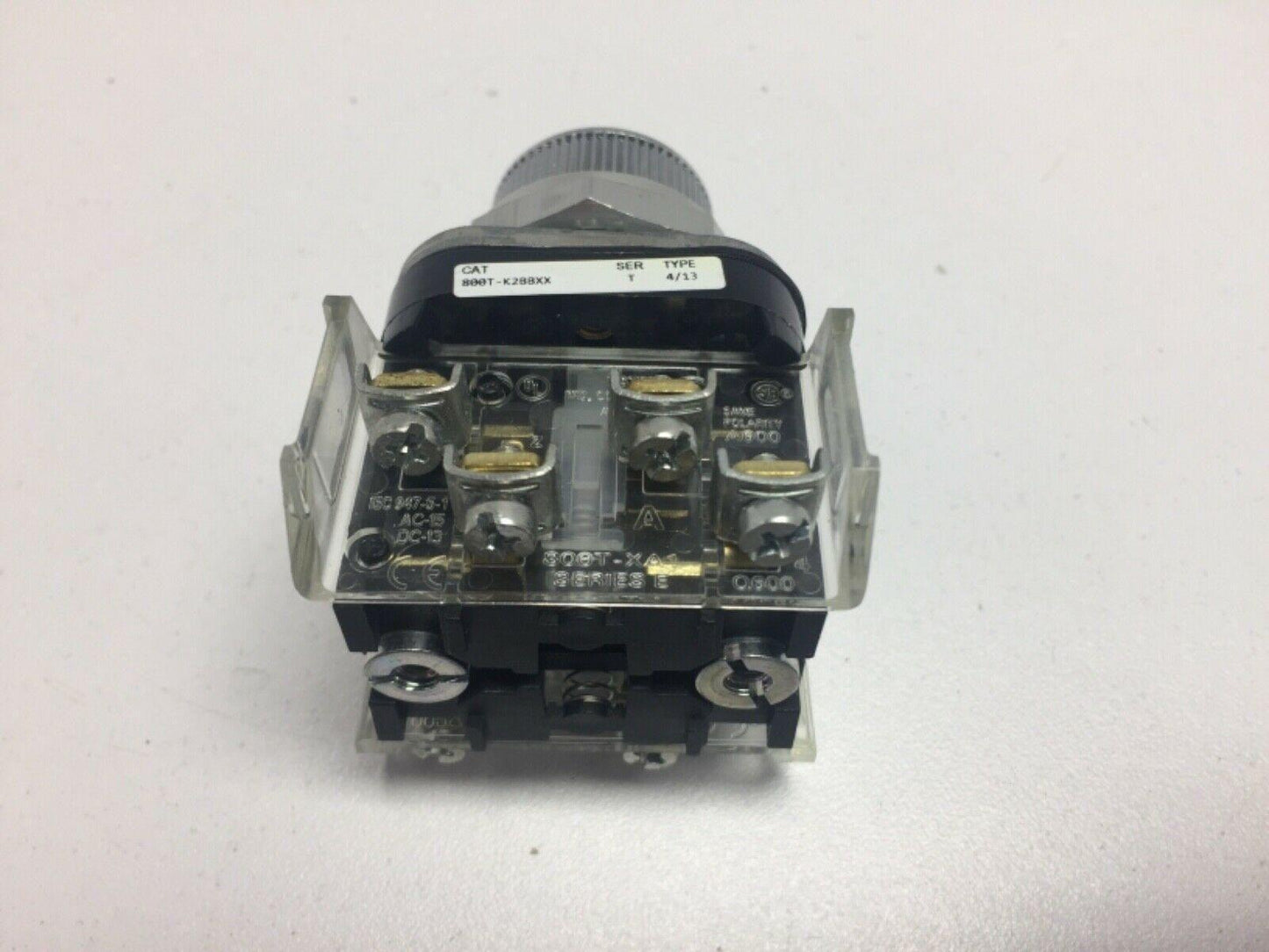 Allen Bradley 800TK2BBXX/T 30mm Black Flush Push Button Series T