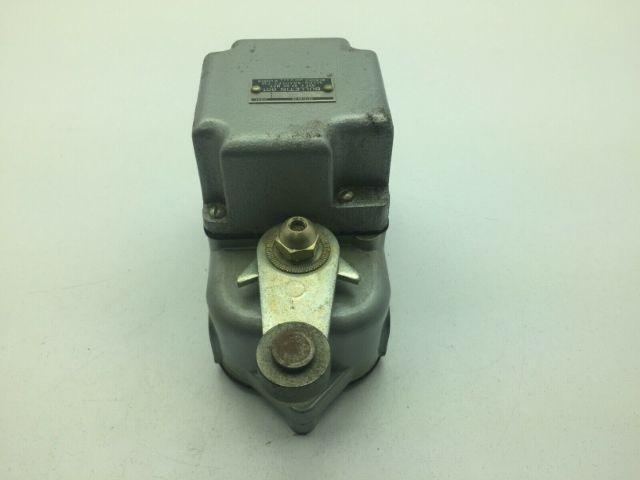 Allen Bradley 801ASH2-2 Limit Switch 600VAC-DC 801-ASH22