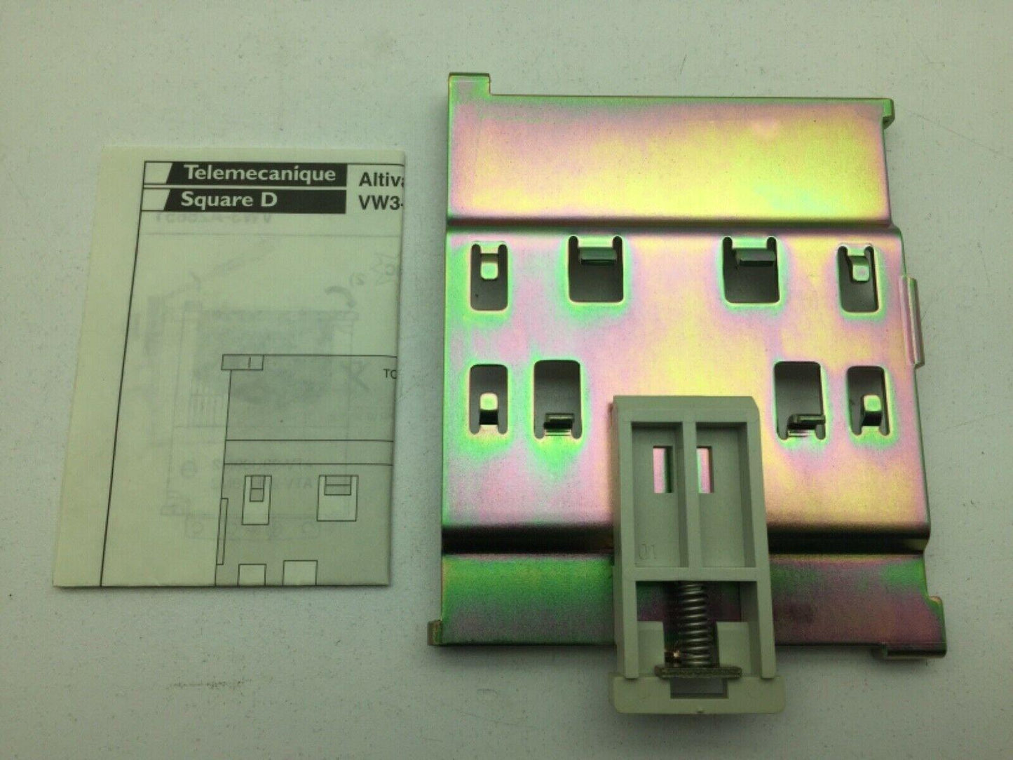 Square D VW3A28851 Mounting Plate for DIN Rail