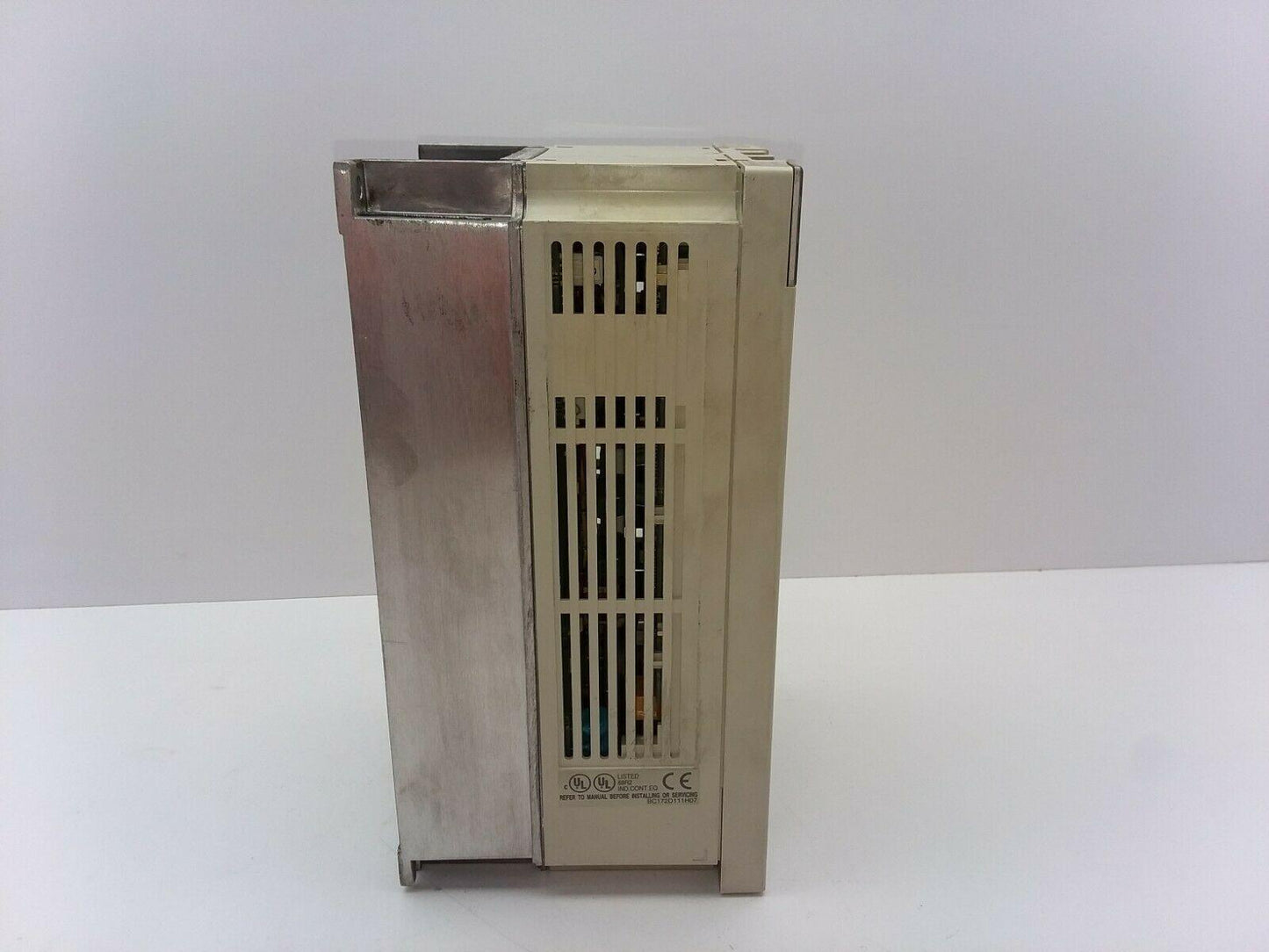 Mitsubishi FR-A540-2.2K-NA Inverter Drive 380-480VAC 9.9A 3HP 3 Phase