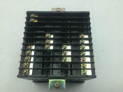 Shinko MAQ6-619-11-000-8 Temperature Controller