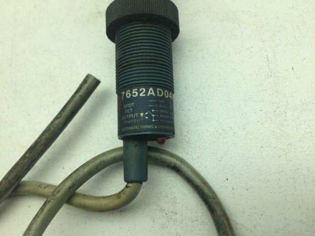 ATC 7652AD04F22SX Photoelectric Sensor 10-135VAC Proximity Switch