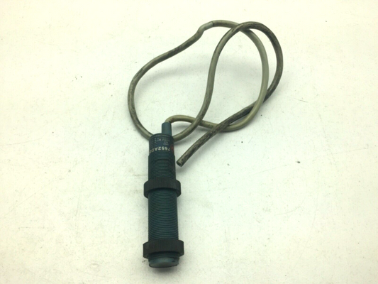 ATC 7652AD04F22SX Photoelectric Sensor 10-135VAC Proximity Switch