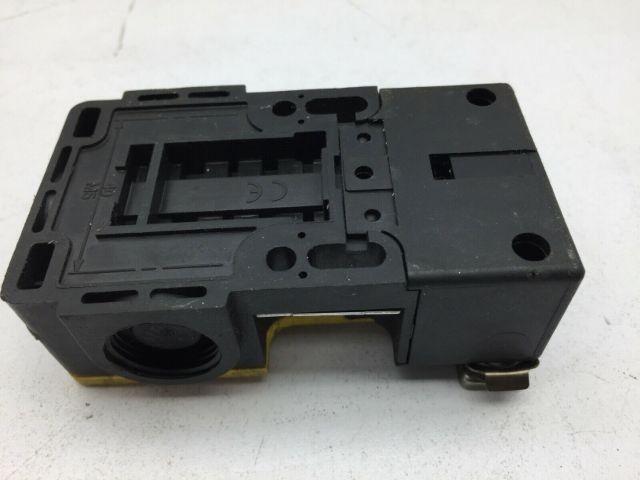 Sick I17-SA213 Switch 120-240V 10A