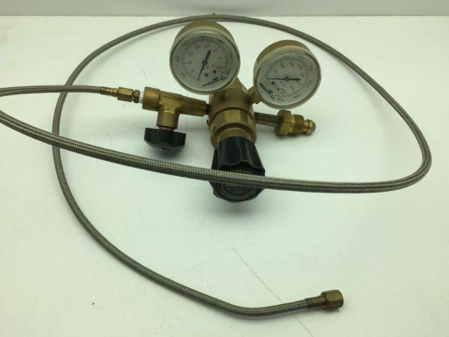Air Products E12-3-NL45F Gas Regulator 250 PSI