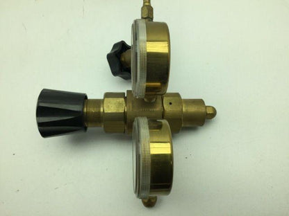 Air Products E12-3-NL45F Gas Regulator 250 PSI
