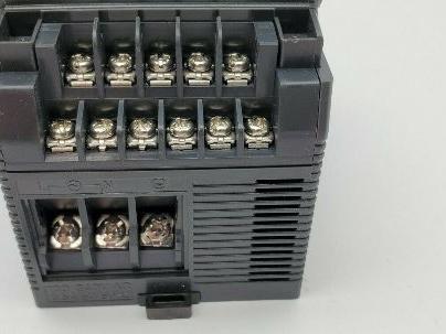 Keyence KV-16AT Programmable Controller 100-240VAC 0.5A DIN Rail Mount