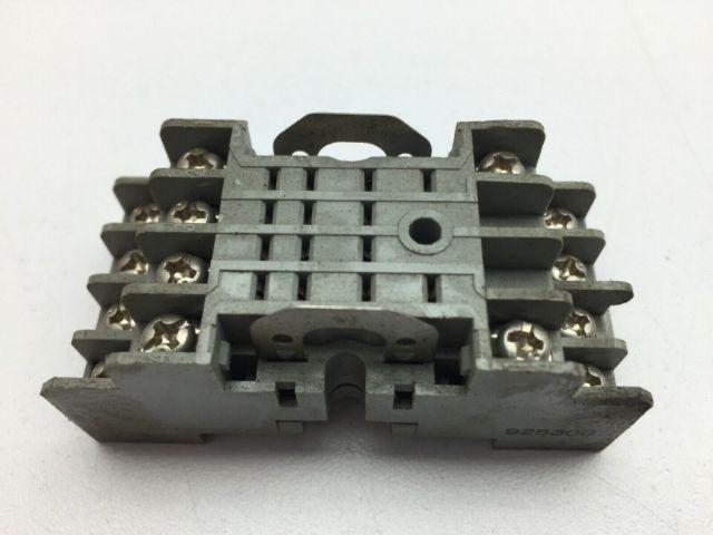 Square D NR45 Base 7A 300V DIN Rail Mount Lot of 9