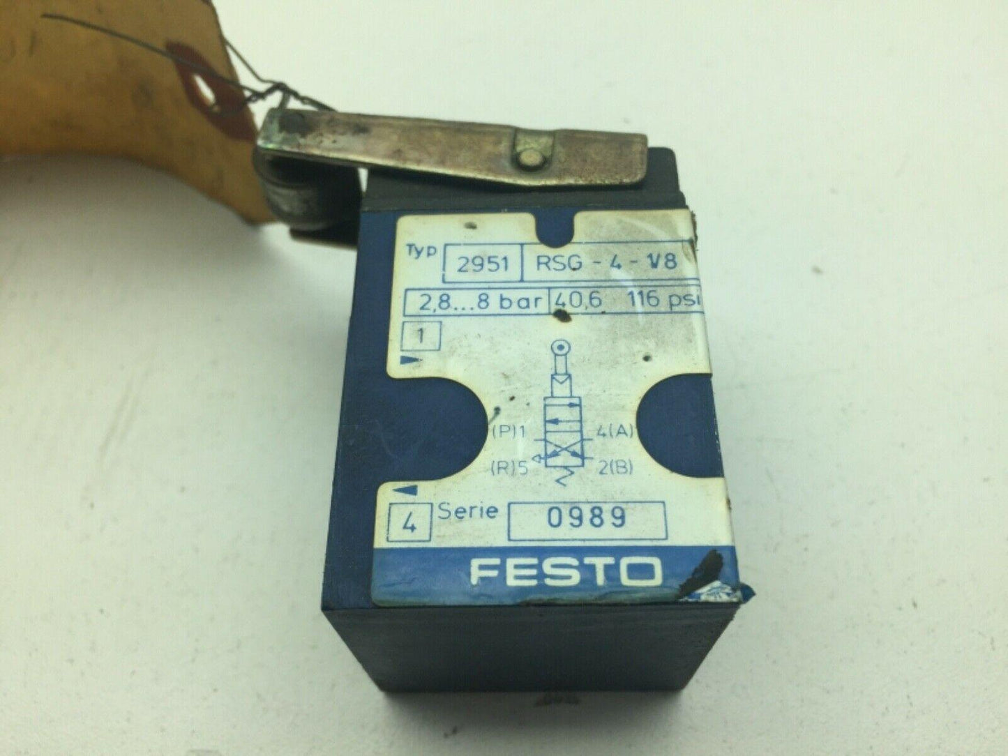 Festo RSG-4-1/8 (2951) Roller Lever Arm Air Valve
