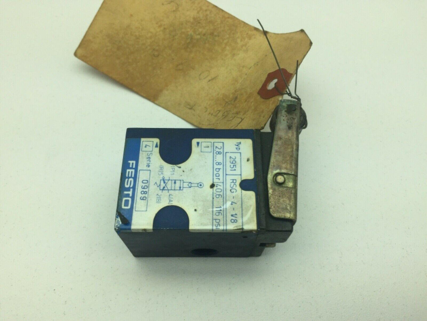 Festo RSG-4-1/8 (2951) Roller Lever Arm Air Valve