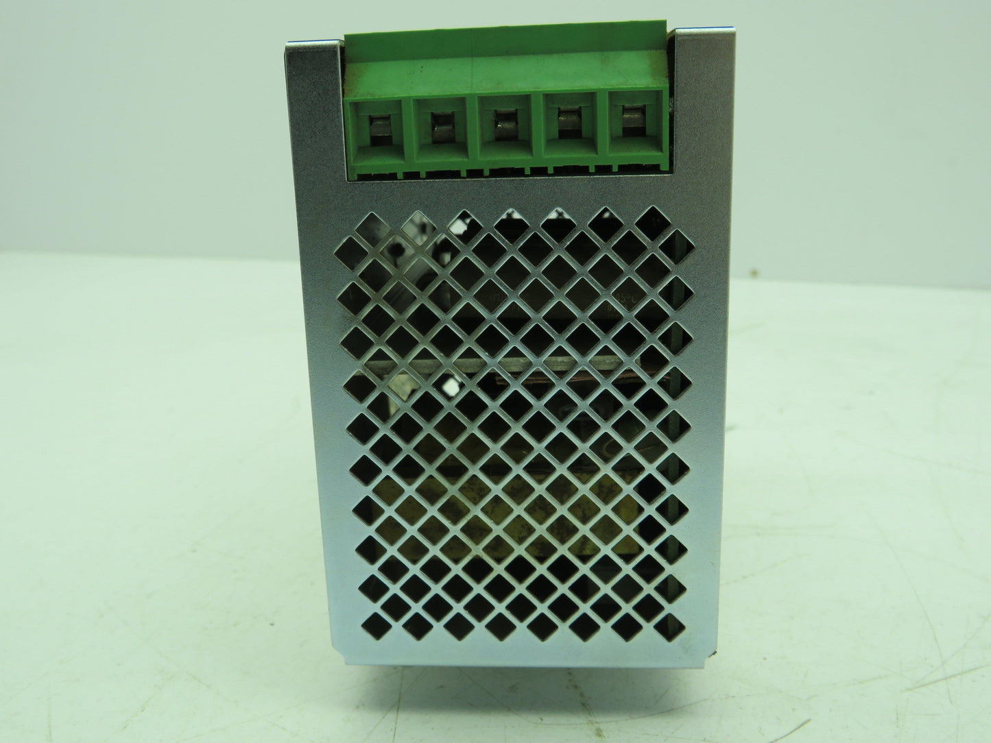 Micron DINergy MD120-24-1 Power Supply 100-240VAC Input 24VDC 5A Output 120W