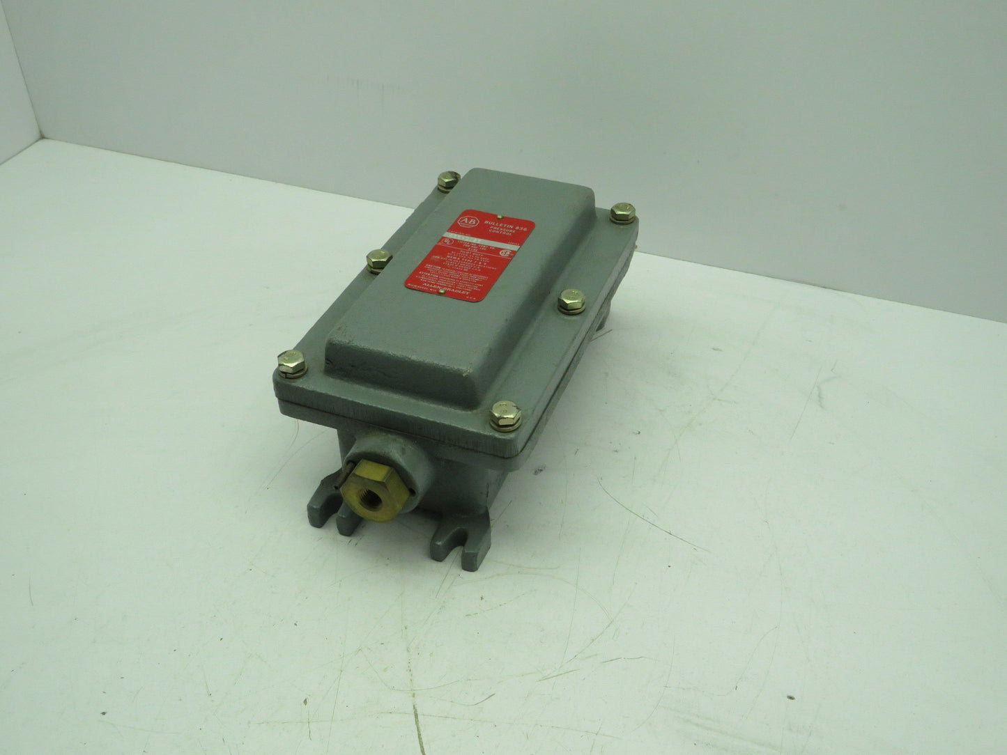 Allen Bradley 836-C12E Inline Pressure Flow Control Switch NEMA 7, 9 Series A