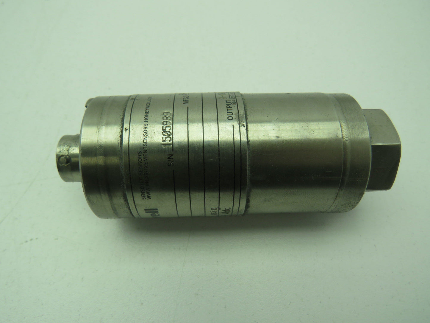 Honeywell Custom  060-J448-01  Pressure Transducer 10000 psig 0-10 vdc