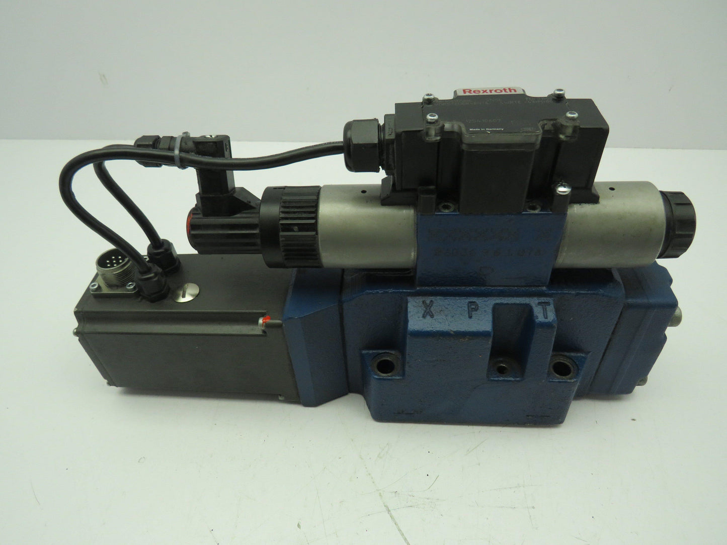 Rexroth 4WRTE16V200L-46/6EG24EK31/AIM Hydraulic Directional Valve R900975264