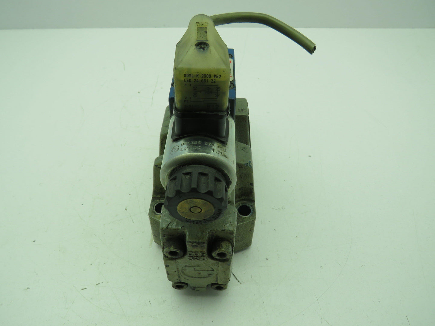Rexroth 4WEH16Y70/6EG24N9ETK4 Hydraulic Directional Solenoid Valve 4WEH16Y70