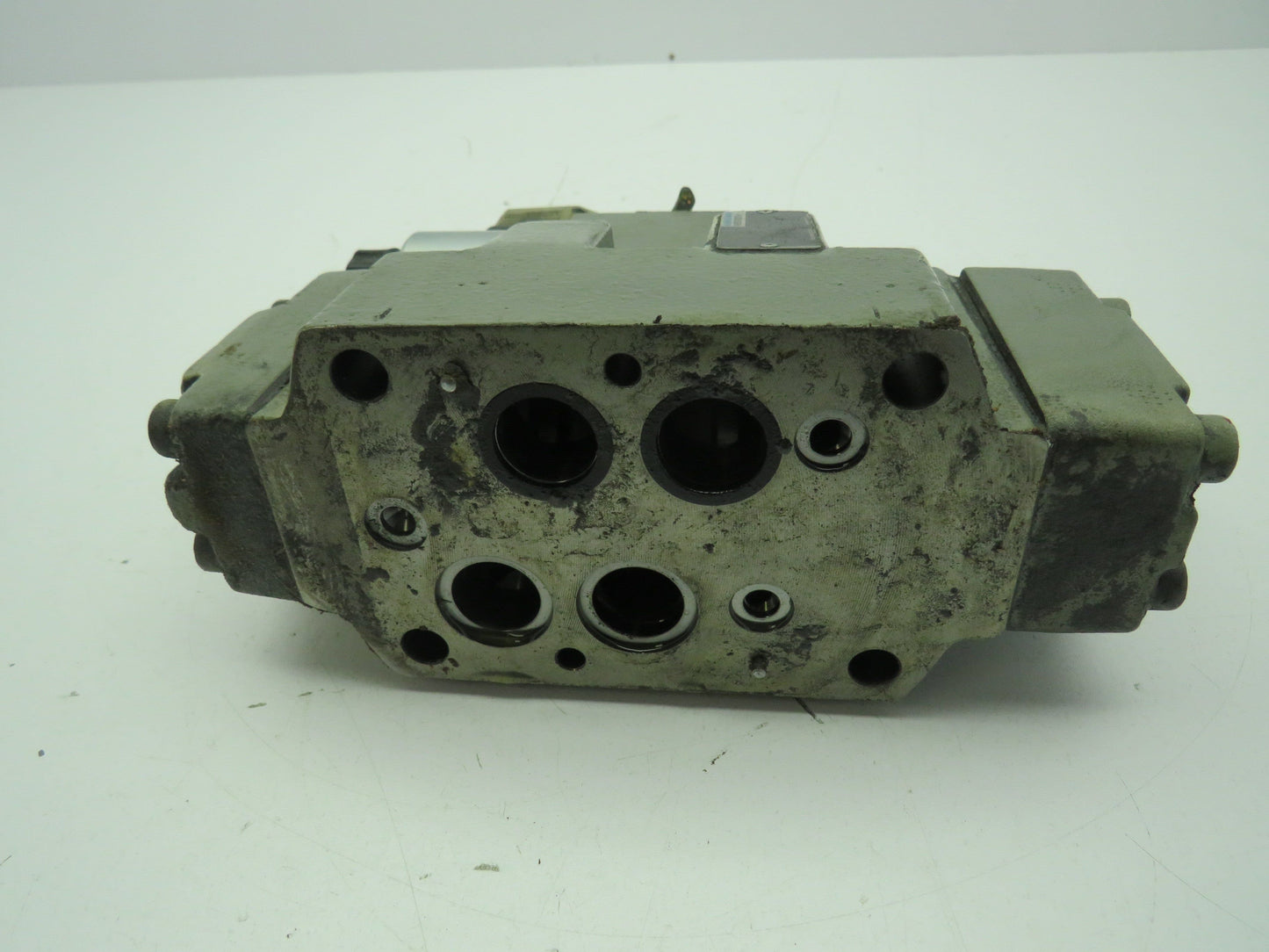 Rexroth 4WEH16Y70/6EG24N9ETK4 Hydraulic Directional Solenoid Valve 4WEH16Y70