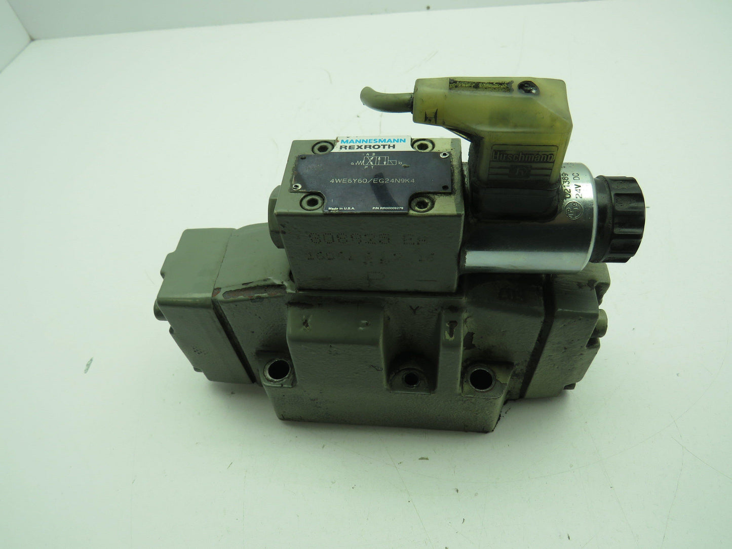 Rexroth 4WEH16Y70/6EG24N9ETK4 Hydraulic Directional Solenoid Valve 4WEH16Y70