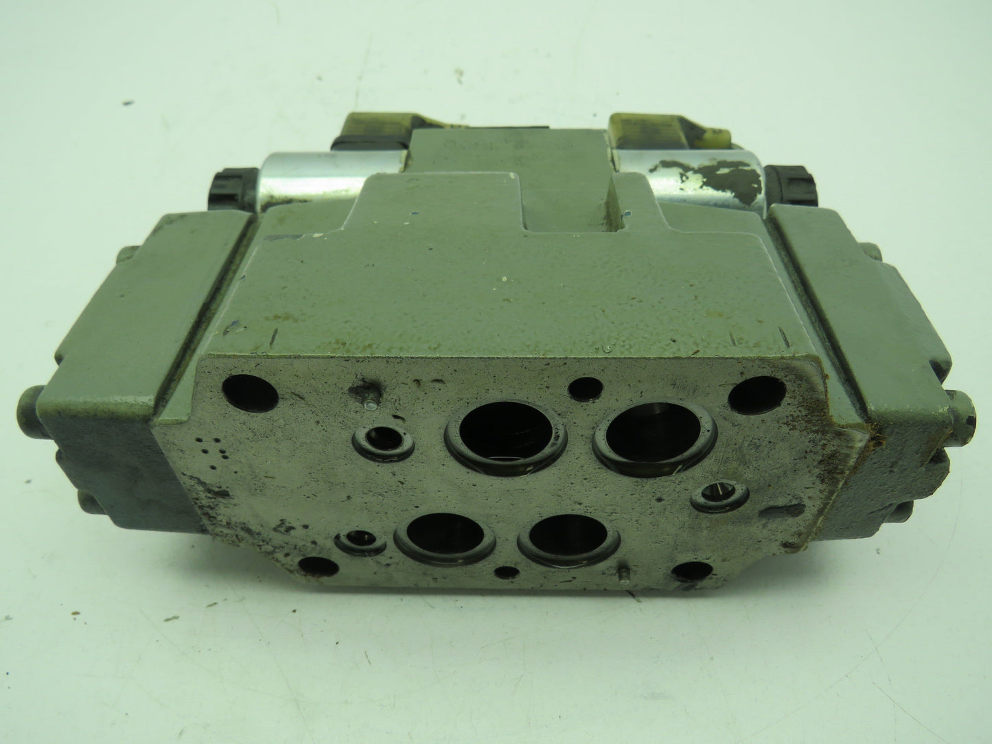 Rexroth 4WEH16C70/OF6EG24-N9K4/B10 Hydraulic Double Solenoid Valve 4WEH16C70