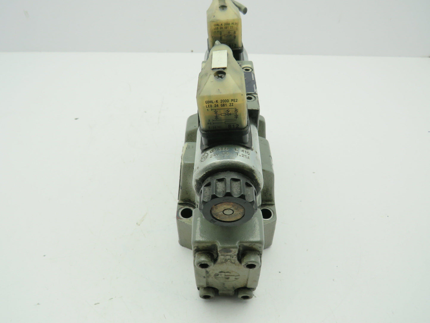 Rexroth 4WEH16C70/OF6EG24-N9K4/B10 Hydraulic Double Solenoid Valve 4WEH16Y70