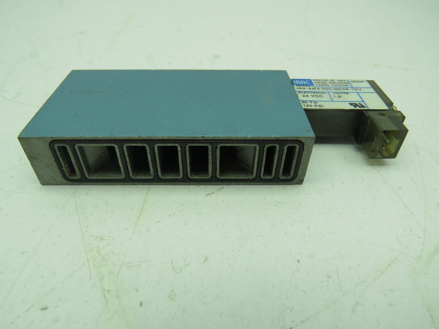 MAC 48A-AMA-000-GDCP-1DV Single Solenoid Plug-In Valve 24 VDC 20-120 PSI 1.8W