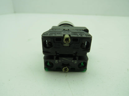 Allen Bradley White Flush Push Button Ser A 800E-2D0 N.O. 800E-2X10  Lot of 6