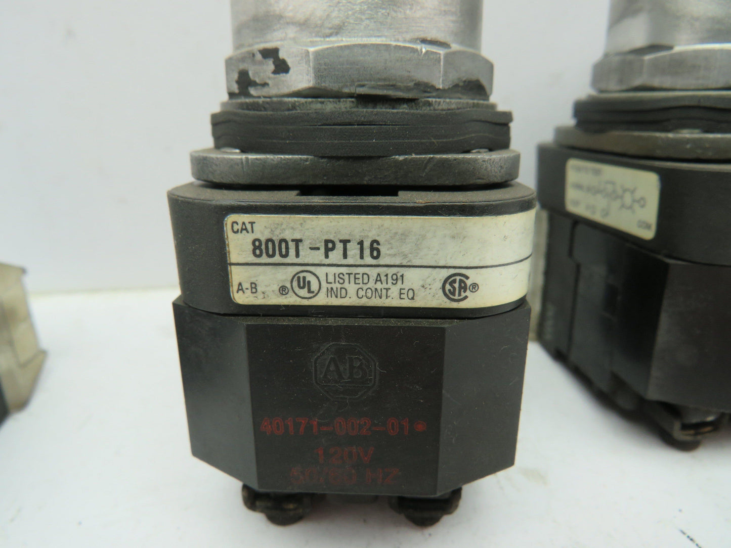 Allen Bradley 800T-PT16 Illuminated Push Button Ser T 120V WHITE NO/NC  Lot of 4