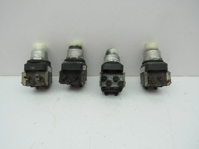 Allen Bradley 800T-PT16 Illuminated Push Button Ser T 120V WHITE NO/NC  Lot of 4