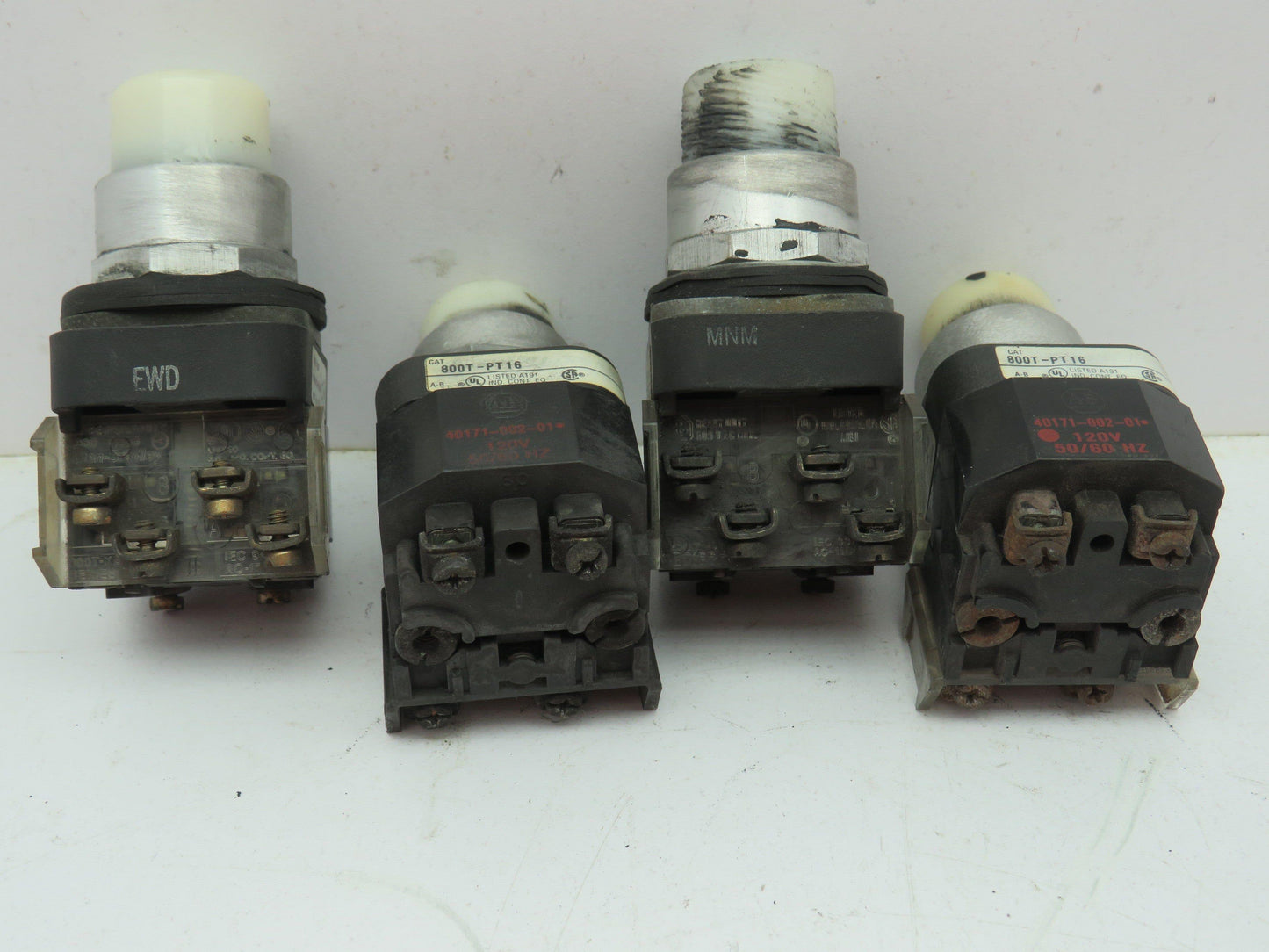 Allen Bradley 800T-PT16 Illuminated Push Button Ser T 120V WHITE NO/NC  Lot of 4