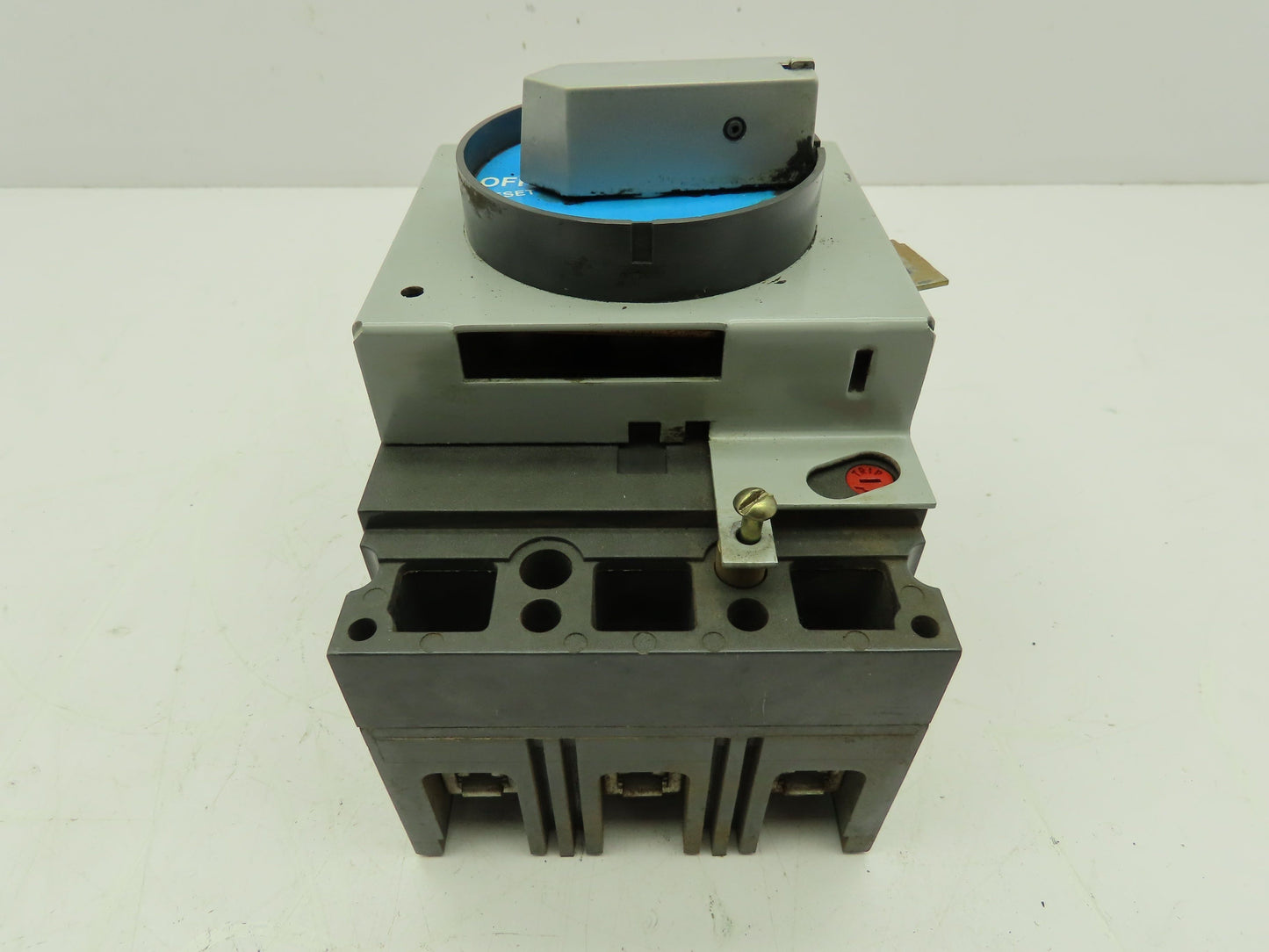 General Electric TED136D15 3 Pole Circuit Breaker 15 Amp. 600 Vac. W/ Turn Trip